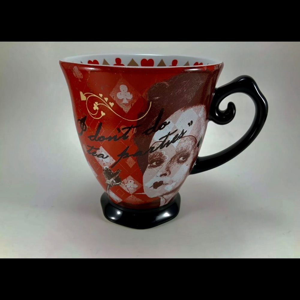 Disney queen of hearts cup